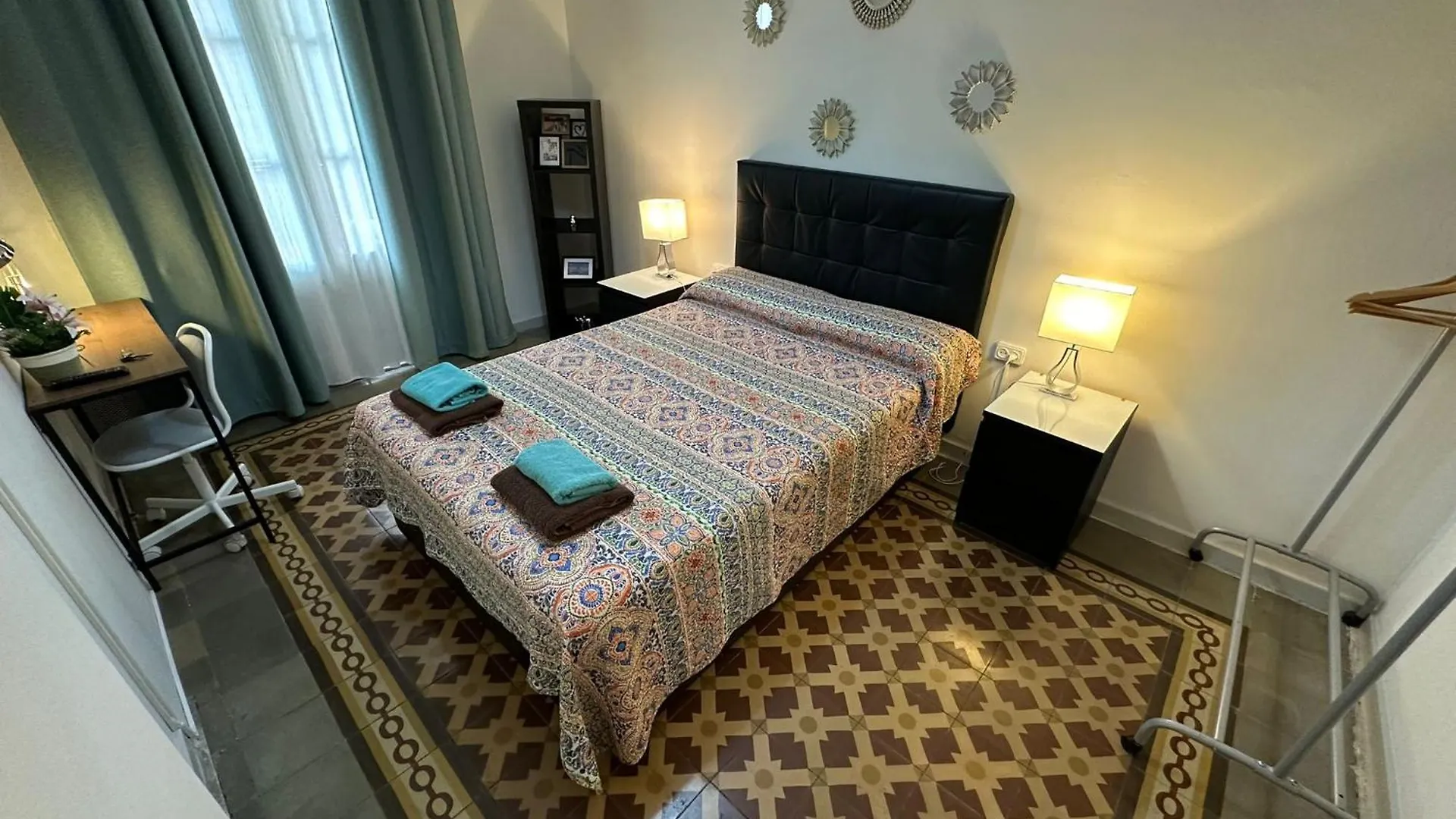 Rooms Rumila Barcelona Bed & Breakfast