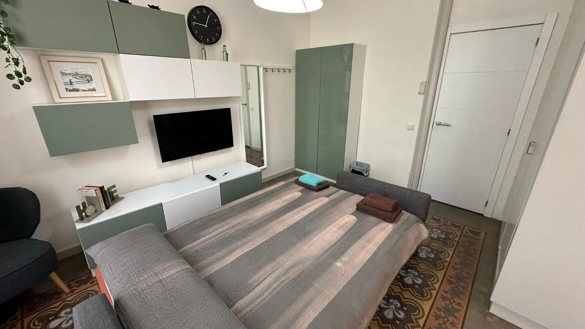 Bed & Breakfast Rooms Rumila Barcelona Spain